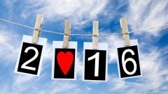 Защо всички споделят снимки от 2016 г.