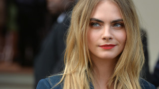 За отношенията между Кара Делевин и Ашли Бенсън не се