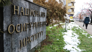 Над 1000 украинци получават пенсиите си в България