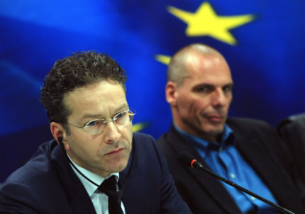 Еврогрупата няма да преговаря с Гърция преди референдума 