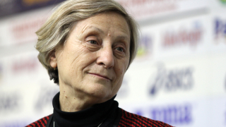 Легендата на художествената гимнастика Нешка Робева излезе с публикация в