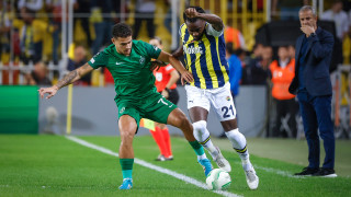 Старши треньорът на Фенербахче Исмаил Картал говори на пресконференция преди