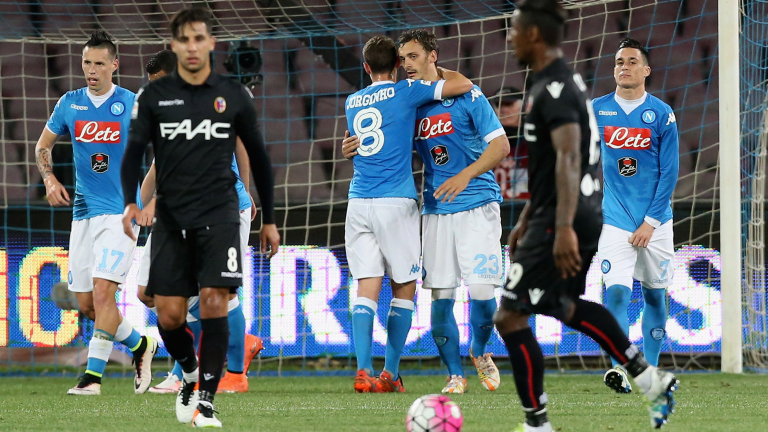 Маноло остава в Неапол