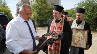 Правителството ще помогне за довършването на ремонта на православния храм