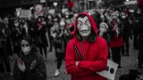 Над 50% от хората в демокрациите по света чувстват прекомерни COVID ограничения
