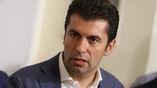 Правителството на Кирил Петков оставя възможност на служебното правителство