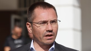 Според евродепутата Ангел Джамбазки България показва две линии на политика