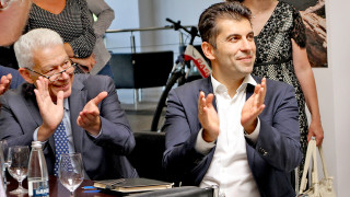 Членовете на правителството ще общуват с гражданите през Фейсбук На