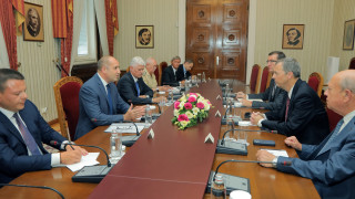 Президентът Румен Радев призова за решения които да не допуснат