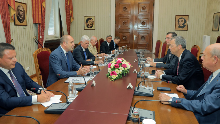 Президентът Румен Радев призова за решения, които да не допуснат