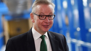 Поддръжници на Брекзит от британския кабинет подкрепиха премиера Тереза Мей