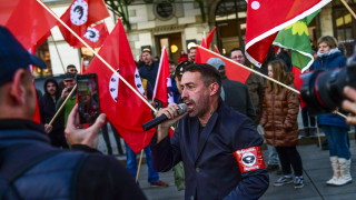Меркел посрещната от крайнодесни в Кемниц с „Изменник на народа” и „Хайл Меркел”