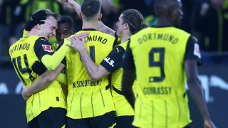 Защитниците на Борусия Дортмунд Валдемар Антон и Алмугера Кабар