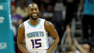 Плеймейкърът на Шарлът Хорнетс Кемба Уокър вкара 60 точки за