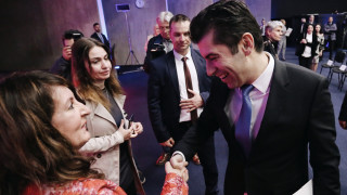 Оттеглянето на кандидата на Продължаваме промяната Андрей Гюров показвало какво