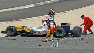 Ковалайнен от тима на Renault катастрофира тежко в Бахрейн