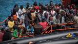 Спасиха над 40 мигранти в Средиземно море