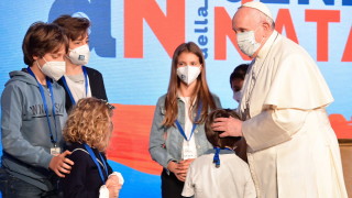 Папата проповядва срещу "демографската зима" в Италия