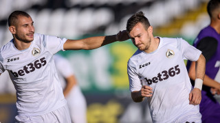 Футболистът на Славия Тони Тасев отбеляза два гола при рестарта