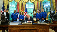 Тръмп прие екипажа на мисията "Артемида II" в Овалния кабинет