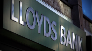 Lloyds Banking Group изкупува ипотечният портфейл на Tesco Ходът на