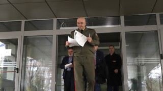 Има сериозно влошаване в състоянието на мъжа с коронавирус в