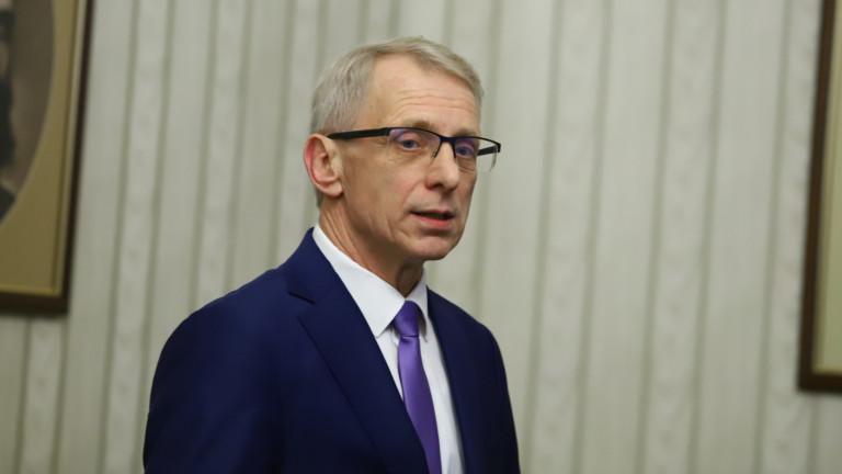 Папката на Денков изпълнена, но Радев не я приема днес