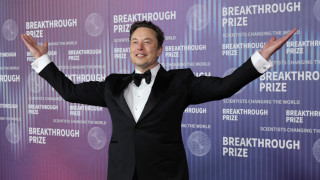 Илон Мъск публично и многократно е изразявал тревожността си от