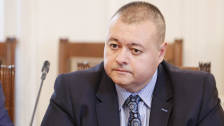 Свилен Трифонов със сигнал до прокуратурата за манипулиране на измервателните