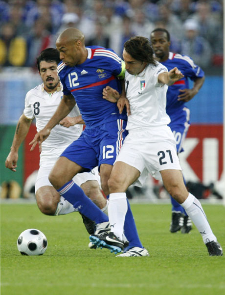 Анри си призна за играта с ръка