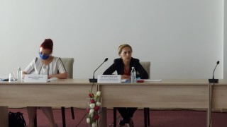 Вицепремиерът Марияна Николова на спешна среща с представителите на германските