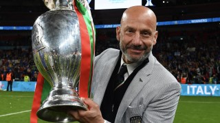 Клубовете изразиха своите съболезнования за смъртта на Джанлука Виали Бившият футболист