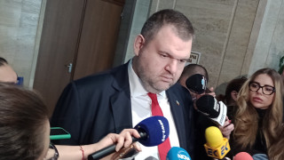 Мистър Кеш разцепи ДПС, обвини Пеевски президента