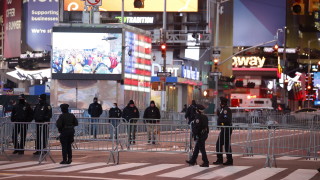 Трима души бяха ранени при стрелба на Таймс Скуеър в
