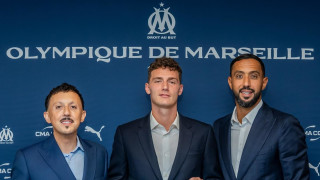 Френският национал Бенжамен Павар бе представен официално като футболист на Олимпик