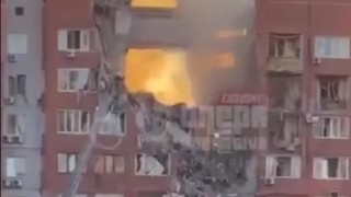 Руска ракета удари жилищен блок в Днипро