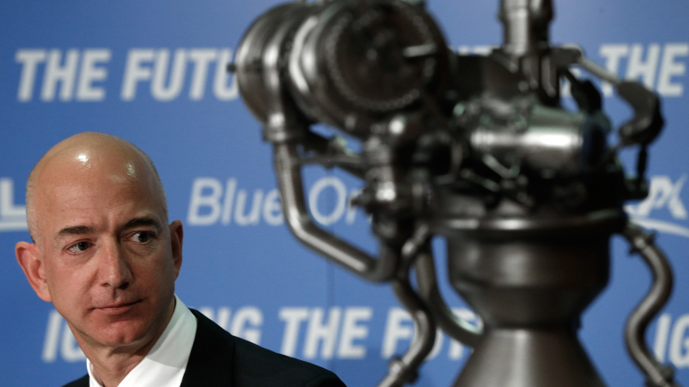 Шефът на Amazon пуска полети в Космоса през 2018 г.