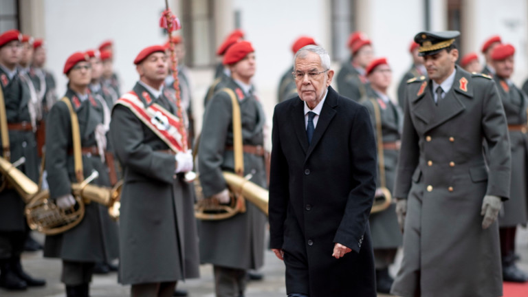 Австрийският президент е съгласен с Макрон за "мозъчната смърт" на НАТО