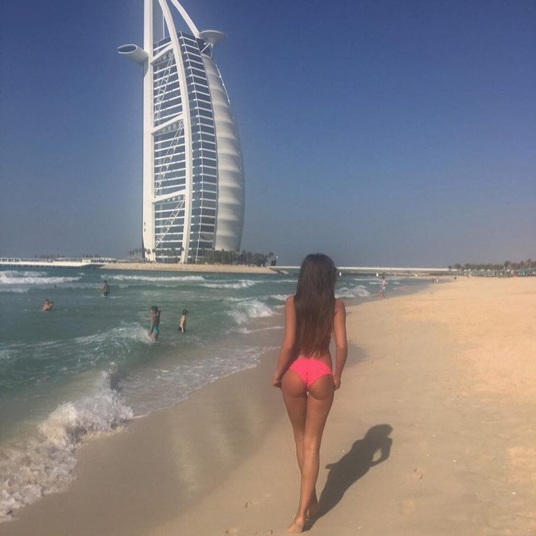 Дубай фото девушек на балконе слив Дубай фото девушек на балконе слив