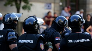 ЕС призова за деескалация на сблъсъците в Сърбия 