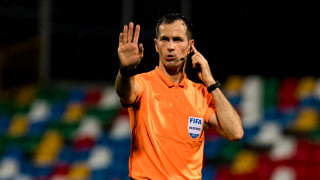 Хърватинът Дуйе Струкан ще бъде главен съдия на мача от основната