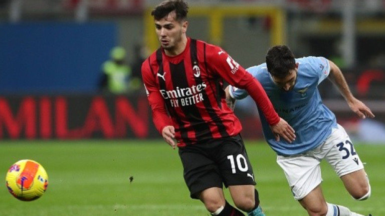 Милан 3 : 0 Лацио 45′ Край на първата част!