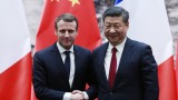  Търговският дисбаланс може да докара до протекционизъм, предизвести Макрон в Китай 