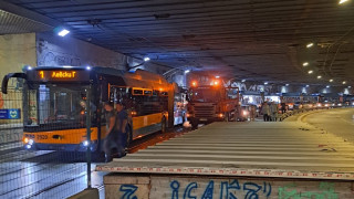 Тролей аварира в подлеза на НДК