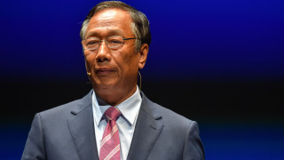 Тайванският милиардер и основател на компанията Foxconn Тери Гуо ще