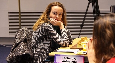 Стефанова остава със скромен актив