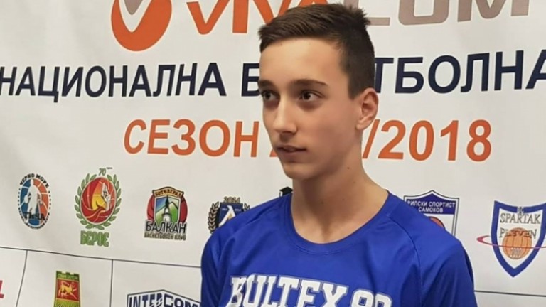 14-годишният Симеон Димитров може днес да дебютира в мач от