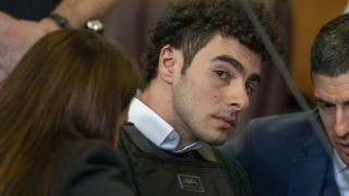 Луиджи Манджоне пледира невинен в петък по федералните обвинения за