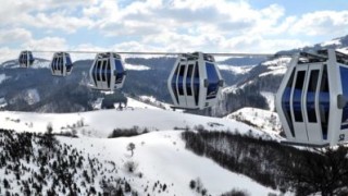 Силен вятър спря работата на лифтовете в зимните курорти съобщиха