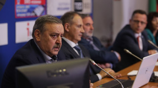 Коронавирусът отнема над 10 г. живот от жертвите си, правят държавни бензиностанции,  Васил Божков атакува финансовия министър...